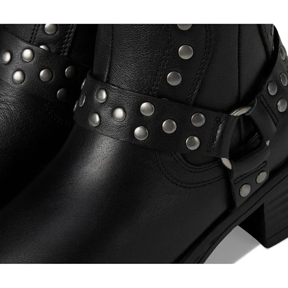 NWT (no box) Steve Madden girls valent motorcycle boots, black with metal size 1